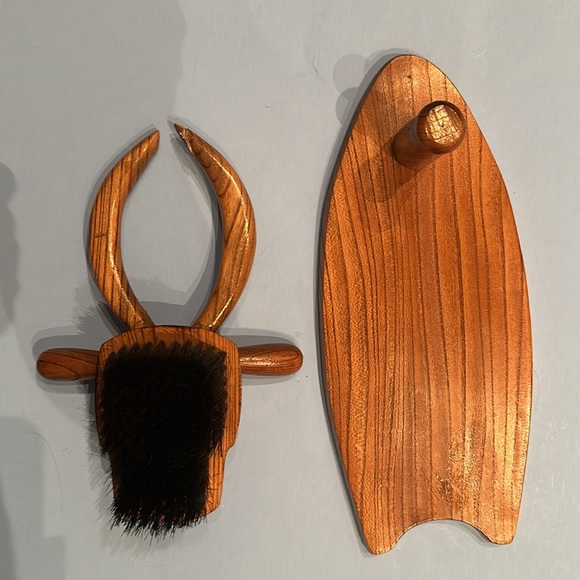 Wall hanging  decorative shoe brush, withwooden cow horns - Picture 3 of 7